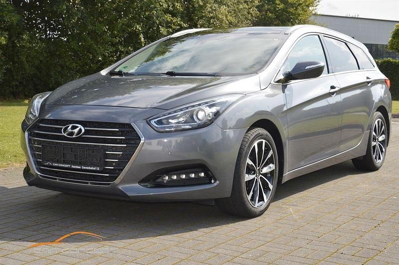 Grau Gebraucht 2016 Hyundai i40 Premium Kombi | 13.490 € (Fairer Preis) - Bild 1/4