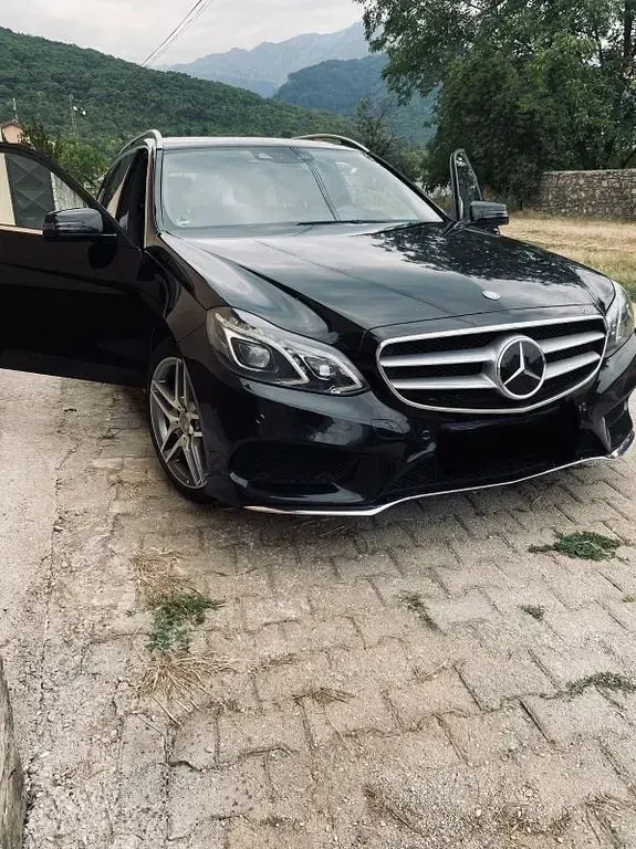 Gebraucht Mercedes E300 231 PS (169 kW) 2013 Schwarz Limousine