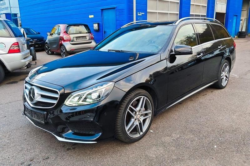 Schwarz Gebraucht 2013 Mercedes E350 Kombi | 8.900 € (Superpreis) - Bild 1/4