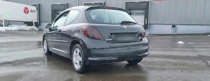 Gebraucht Peugeot 207 74 PS (54 kW) 2009 Schwarz Kleinwagen