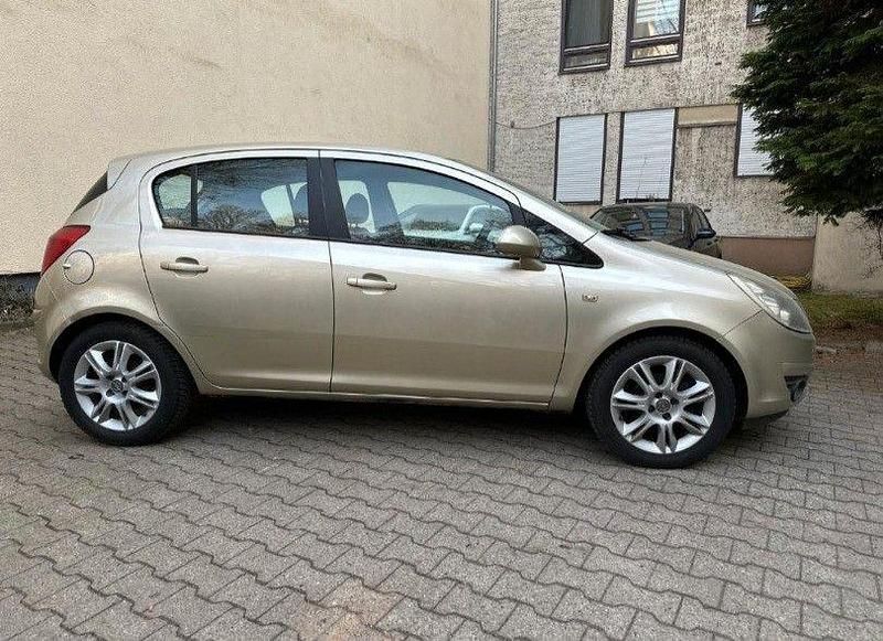 Gebraucht Opel Corsa Edition 80 PS (58 kW) 2009 Beige Kleinwagen