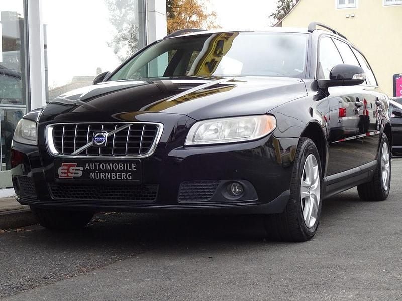 Gebraucht Volvo V70 Basis 145 PS (106 kW) 2009 Schwarz Kombi