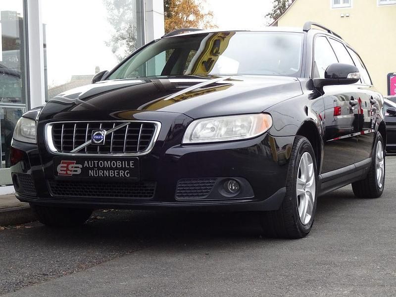 Schwarz Gebraucht 2009 Volvo V70 Basis Kombi | 5.980 € (Fairer Preis) - Bild 1/4