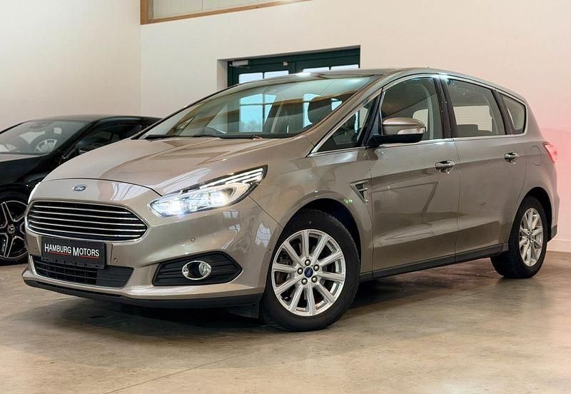 Gebraucht Ford S-MAX Titanium 179 PS (131 kW) 2016 Perlsilber Van / Kleinbus