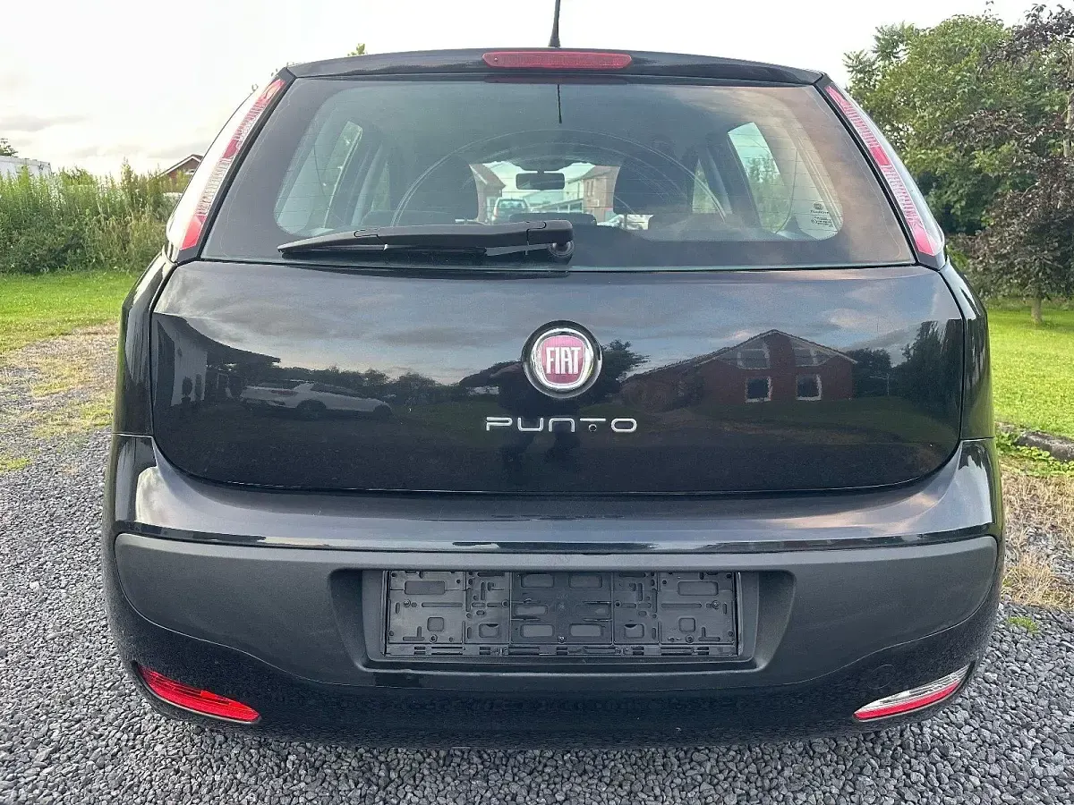 Gebraucht Fiat Punto Dynamic 69 PS (50 kW) 2011 Schwarz Kleinwagen