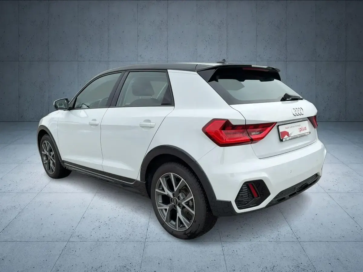 Gebraucht Audi A1 Ambiente 110 PS (80 kW) 2022 Schwarz SUV