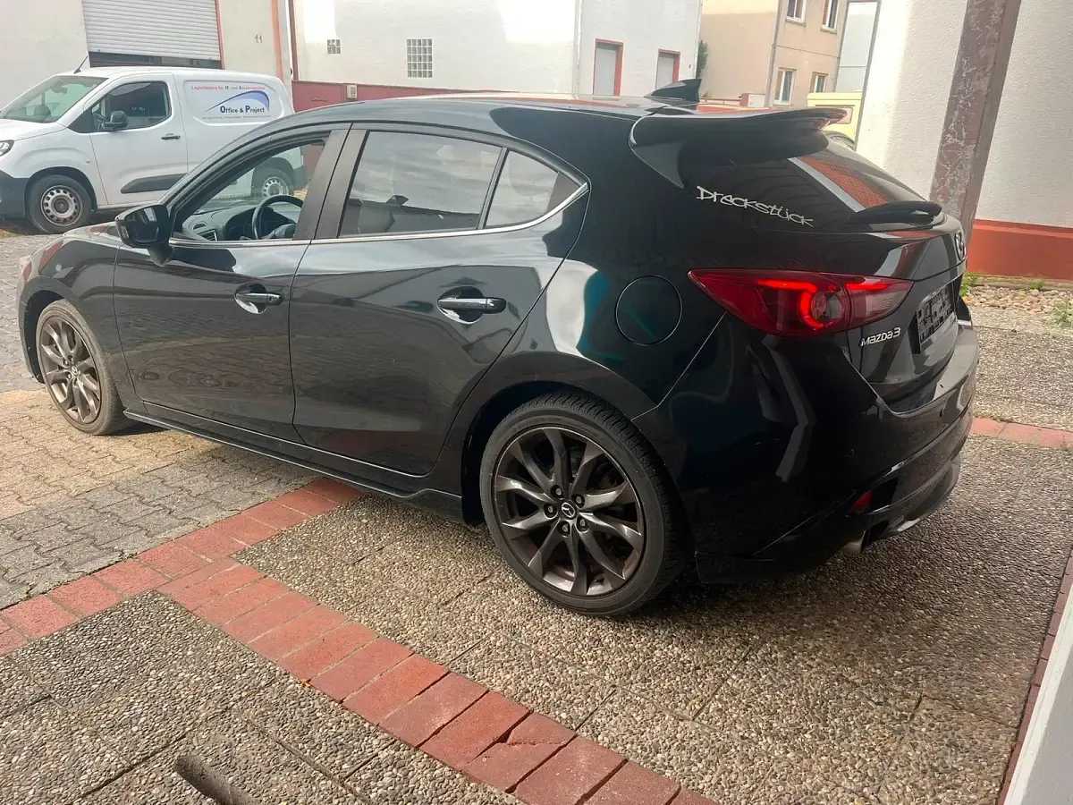 Gebraucht Mazda 3 Edition 149 PS (109 kW) 2015 Schwarz Limousine
