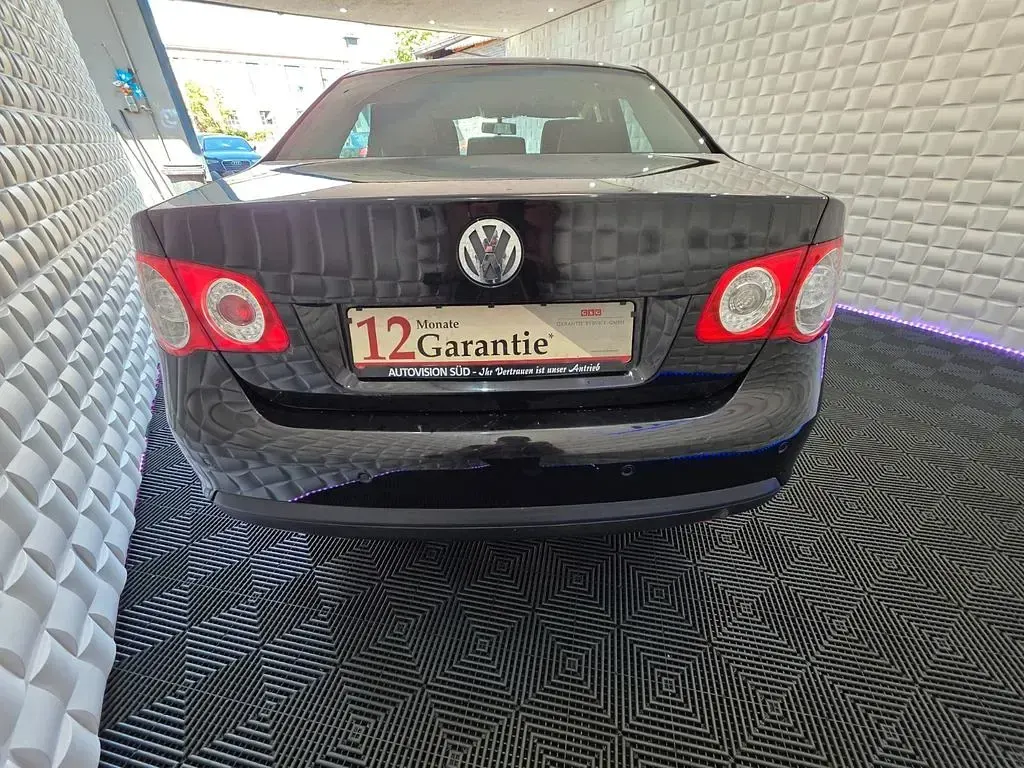 Używany VW Jetta Comfortline 116 KM (85 kW) 2006 Sedan/Limuzyna