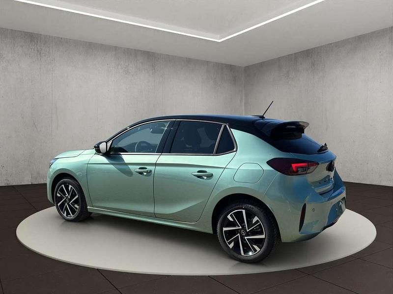 Neu Opel Corsa 110 PS (80 kW) 2026 Eukalyptus grün (metallic) Kleinwagen