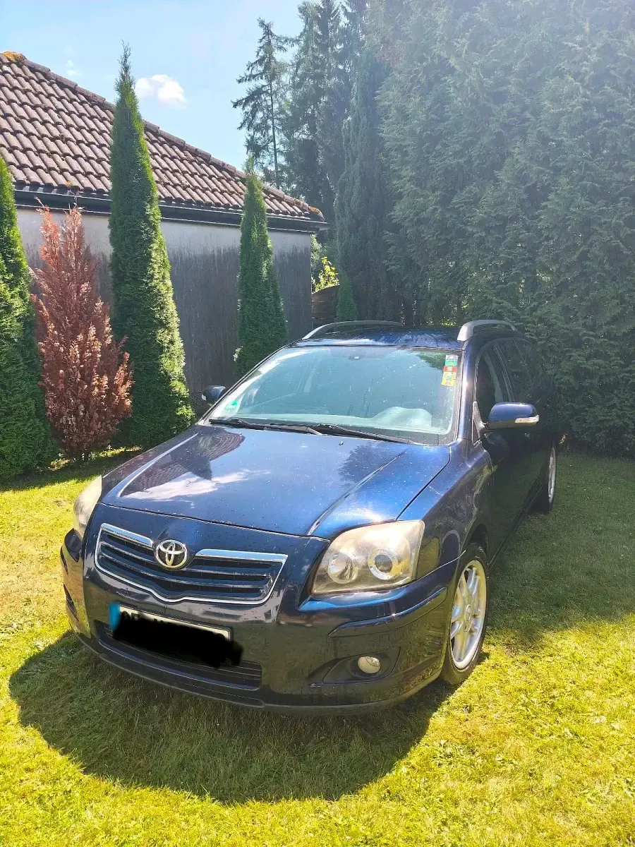 Gebraucht Toyota Avensis T2 126 PS (92 kW) 2006 Blau Kombi