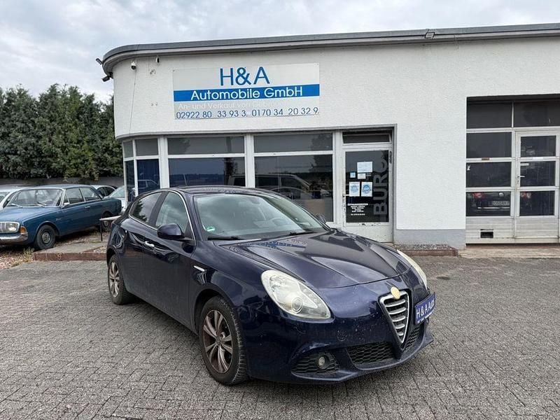 Blau Gebraucht 2011 Alfa Romeo Giulietta Turismo Kleinwagen | 1.900 € (Fairer Preis) - Bild 1/4