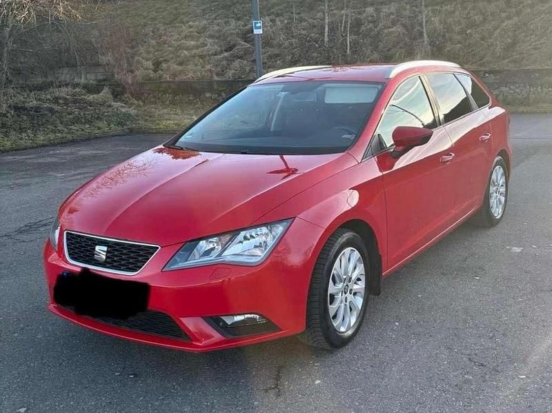 Usado Seat Leon ST 110 HP (80 kW) 2015 Vermelho Carrinha