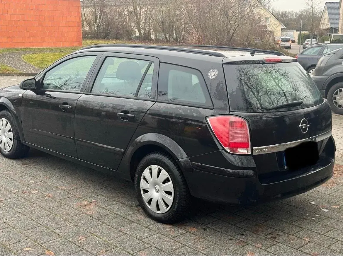 Gebraucht Opel Astra 90 PS (66 kW) 2005 Schwarz Kombi