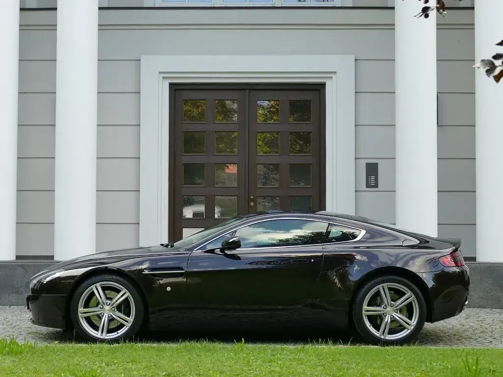 Gebraucht Aston Martin Vantage 426 PS (313 kW) 2009 Schwarz Coupé