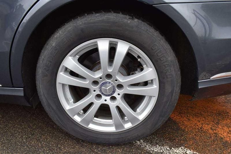 Gebraucht Mercedes E220 Elegance 163 PS (119 kW) 2013 Grau Limousine