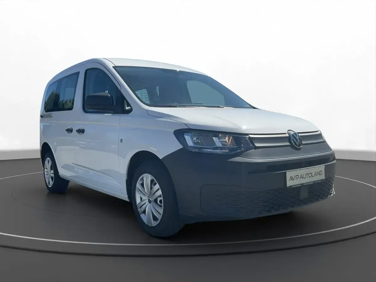 Używany VW Caddy 122 KM (89 kW) 2022 Biały Minivan