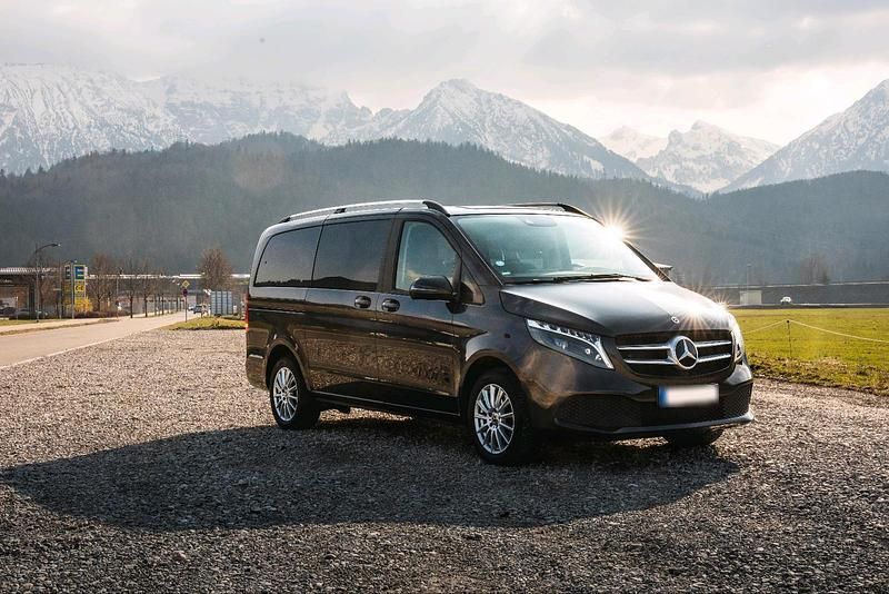 Gebraucht Mercedes V250 190 PS (139 kW) 2023 Schwarz Van / Kleinbus