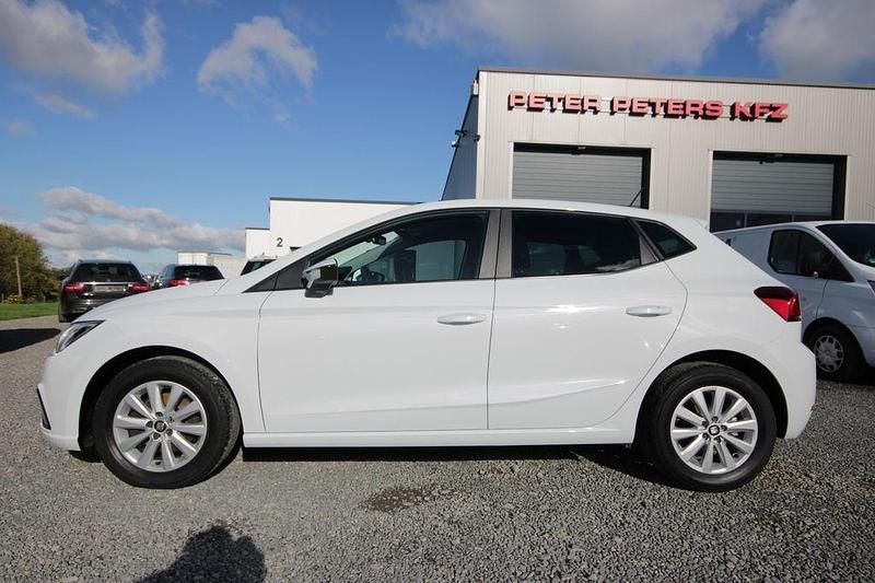 Weiß Gebraucht 2019 Seat Ibiza Style Limousine | 12.450 € (Fairer Preis) - Bild 1/4