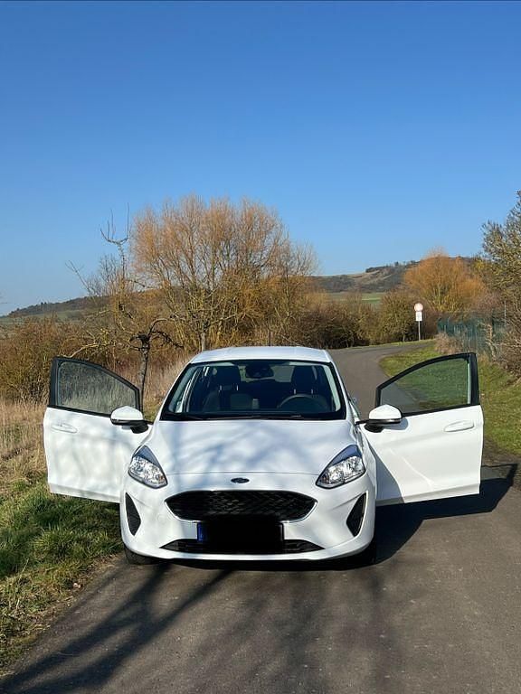 Gebraucht Ford Fiesta Trend 71 PS (52 kW) 2018 Weiß Kleinwagen