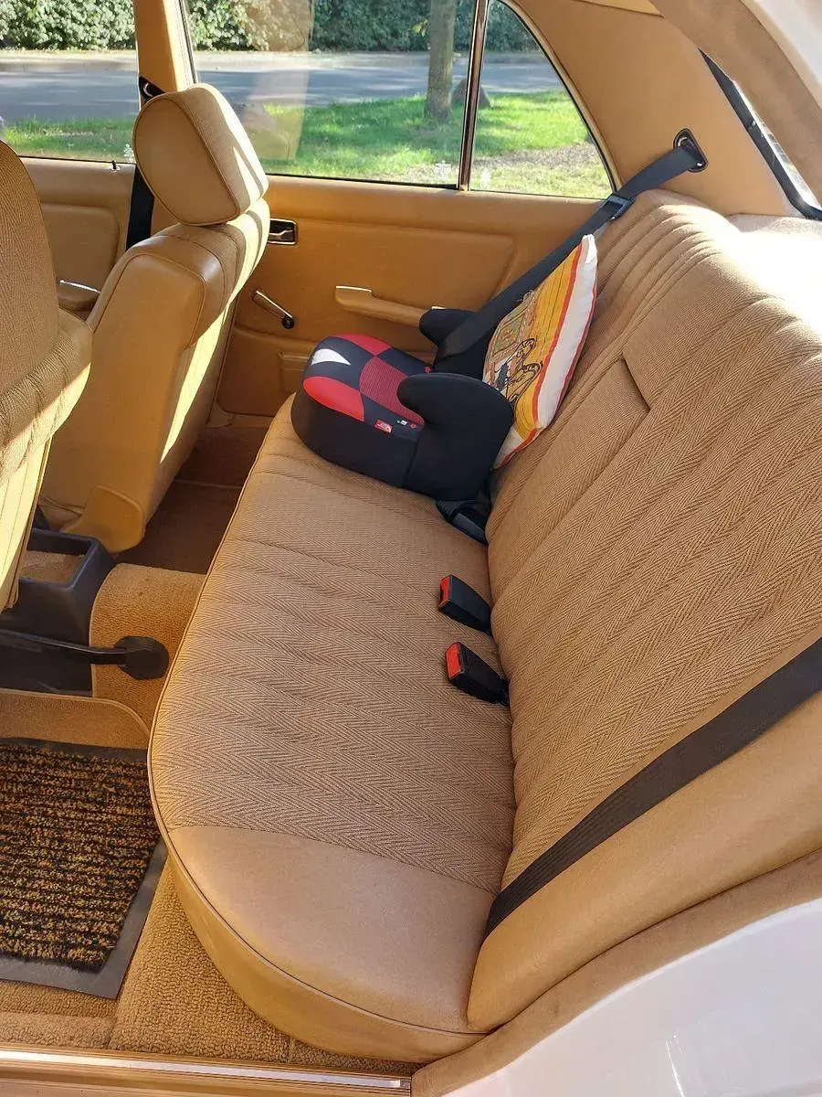 Gebraucht Mercedes 240 73 PS (53 kW) 1980 Weiß Limousine