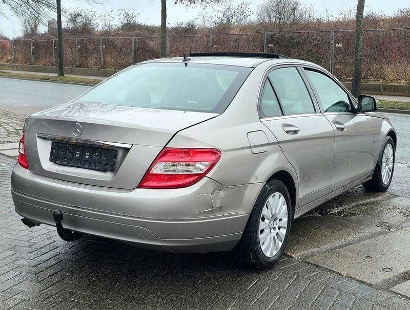Gebraucht Mercedes C180 156 PS (114 kW) 2008 Silber Limousine