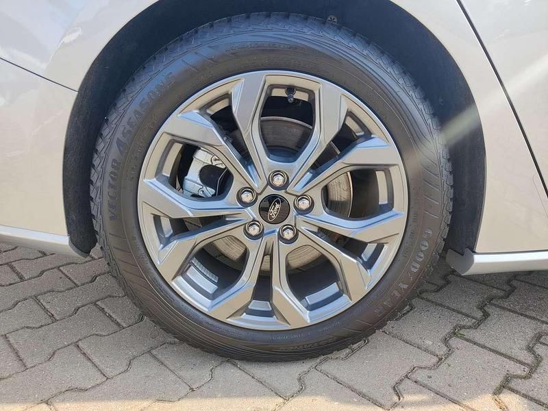 Gebraucht Ford Focus ST-Line X 155 PS (114 kW) 2024 Polarsilber metallic Kombi