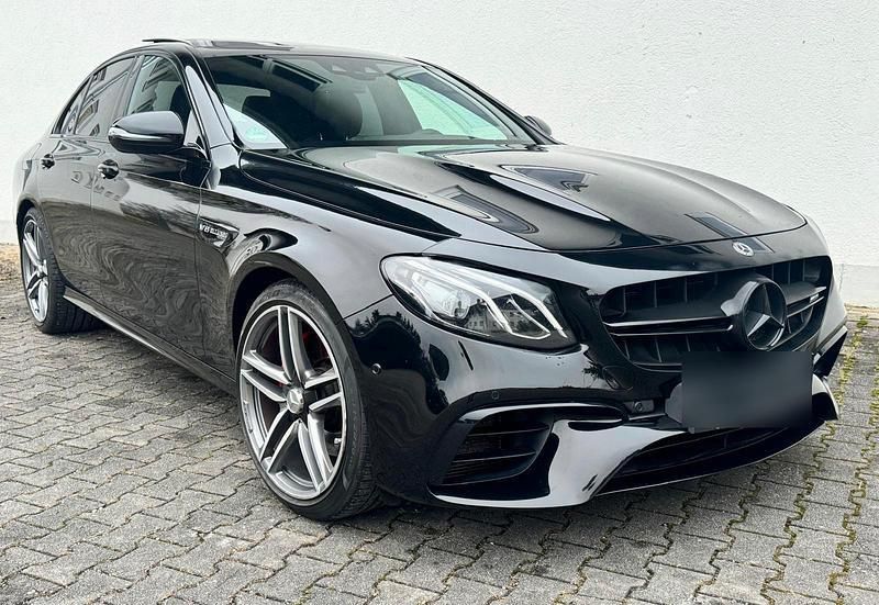 Schwarz Gebraucht 2017 Mercedes E63 AMG AMG Limousine | 47.500 € (Teuer) - Bild 1/4