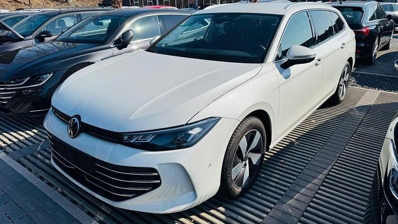 Gebraucht VW Passat Business 150 PS (110 kW) 2025 Weiß Kombi