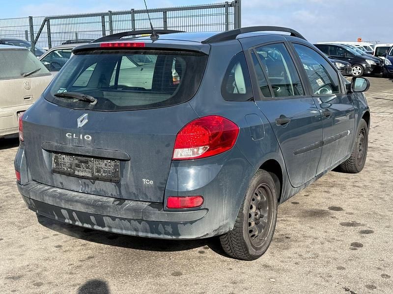 Gebraucht Renault Clio GrandTour Expression 103 PS (75 kW) 2012 Blau Kombi