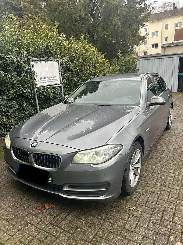 Gebraucht BMW 520 190 PS (139 kW) 2016 Grau Kombi
