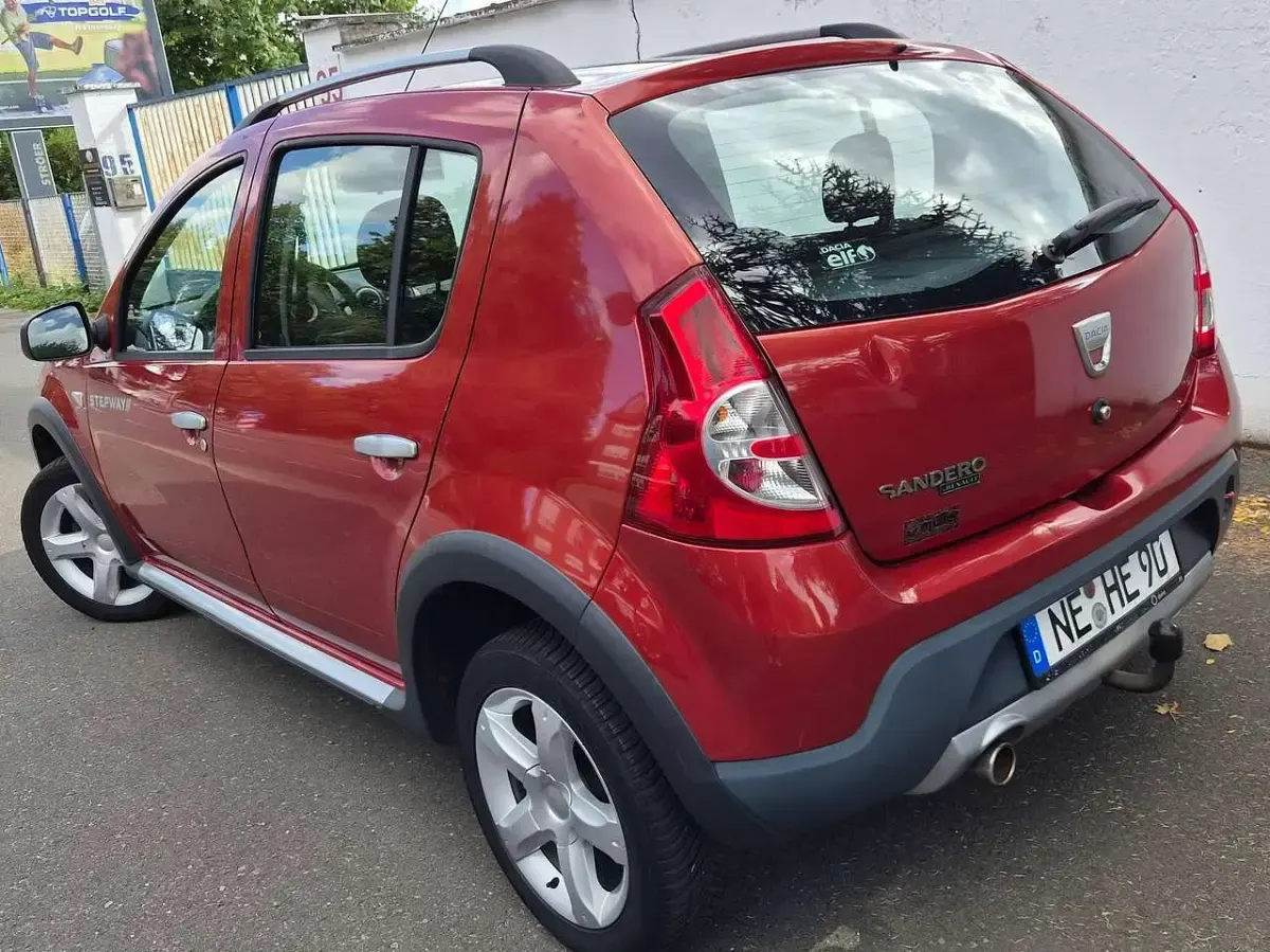 Gebraucht Dacia Sandero Stepway 87 PS (63 kW) 2011 Feuerrot Kleinwagen