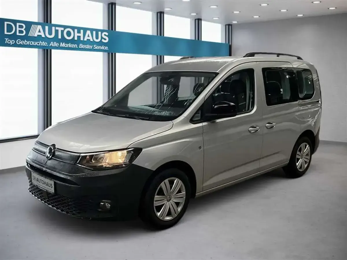 Second-hand VW Caddy 122 CP (89 kW) 2022 Argintiu Monovolum