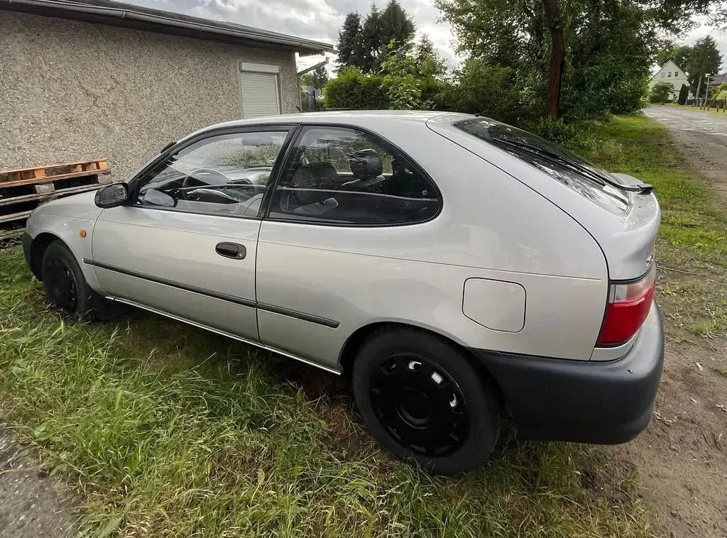 Gebraucht Toyota Corolla XLi 88 PS (64 kW) 1992 Silber Kleinwagen