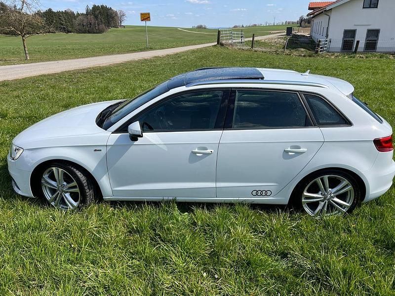 Używany Audi A3 S-Line 184 KM (135 kW) 2014 Biały Sedan/Limuzyna