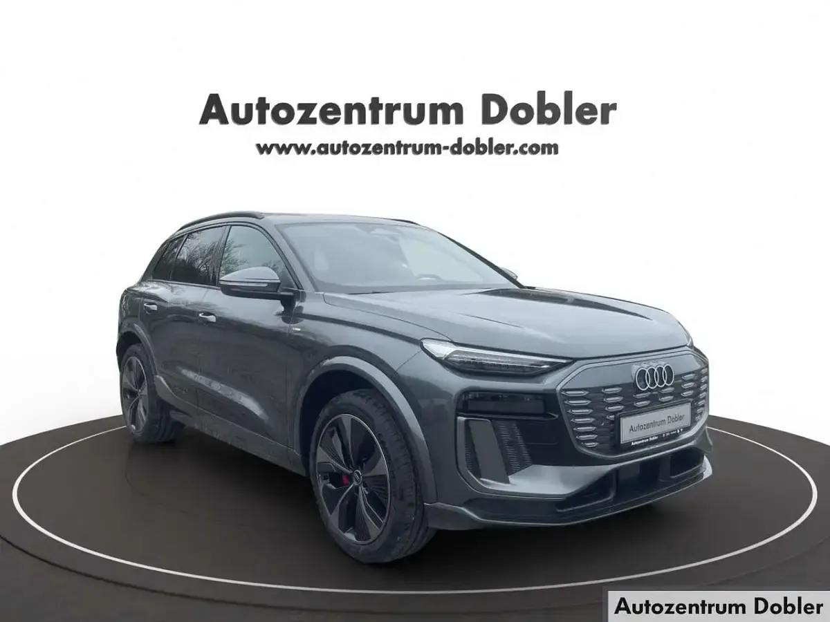 Neu Audi Q6 e-tron Business 225 kW (306 PS) 2026 Grau SUV