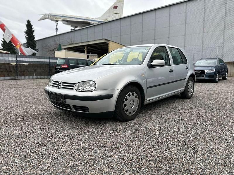 Silber Gebraucht 2000 VW Golf IV Comfortline Limousine | 3.999 € (Teuer) - Bild 1/4