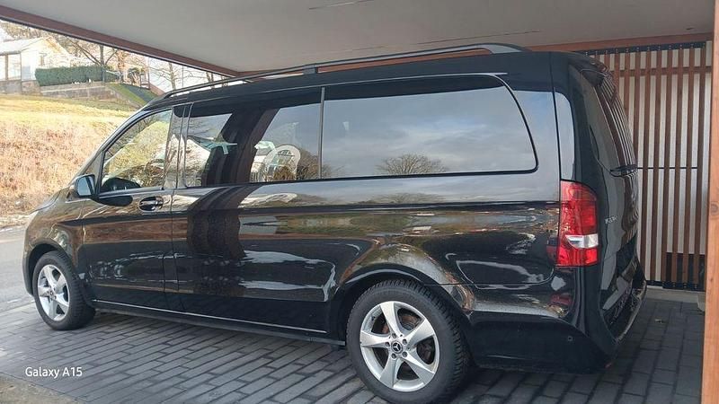 Gebraucht Mercedes V220 163 PS (119 kW) 2019 Schwarz Van / Kleinbus