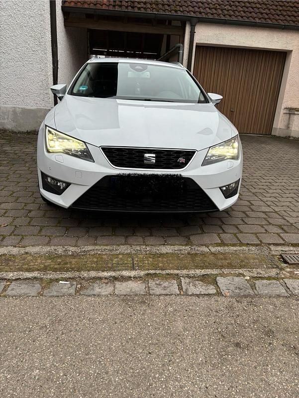 Weiß Gebraucht 2014 Seat Leon ST FR Kombi | 11.000 € (Fairer Preis) - Bild 1/4