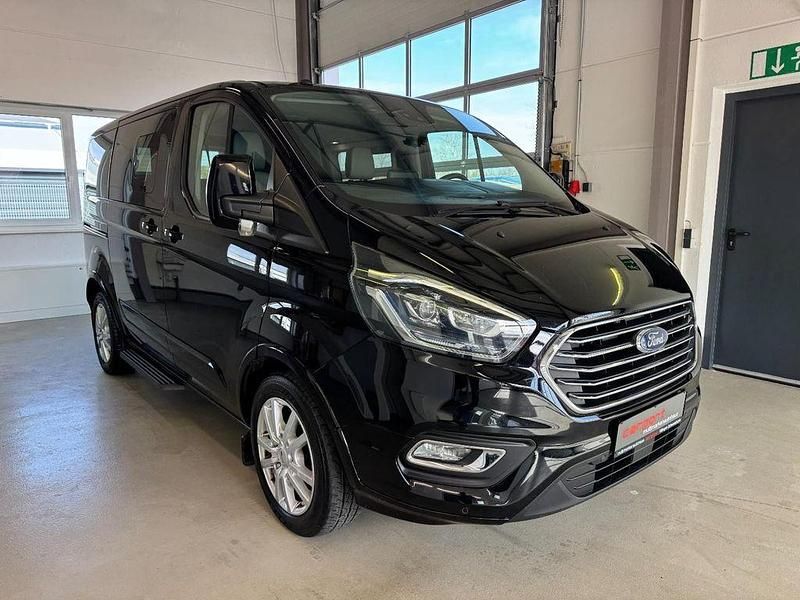 Gebraucht Ford Tourneo Titanium 170 PS (125 kW) 2019 Schwarz Van / Kleinbus