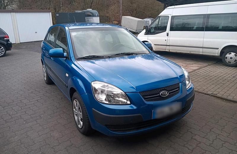 Gebraucht Kia Rio 110 PS (80 kW) 2006 Blau Kleinwagen