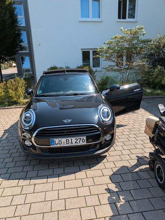 Schwarz Gebraucht 2018 Mini Cooper Kleinwagen | 17.900 € (Etwas zu teuer) - Bild 1/4