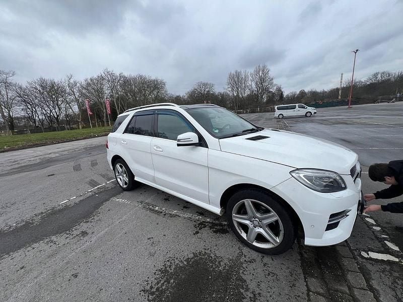 Gebraucht Mercedes ML350 258 PS (189 kW) 2016 Weiß SUV