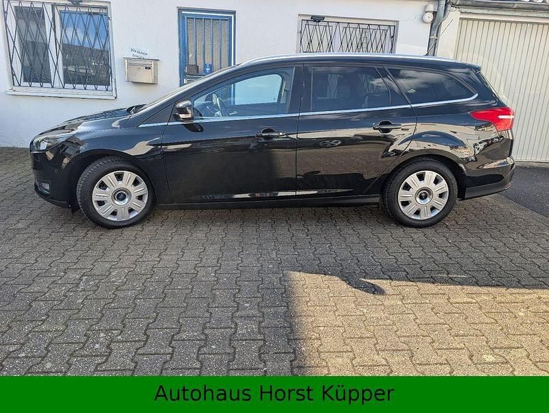 Gebraucht Ford Focus Titanium 125 PS (91 kW) 2015 Schwarz Limousine
