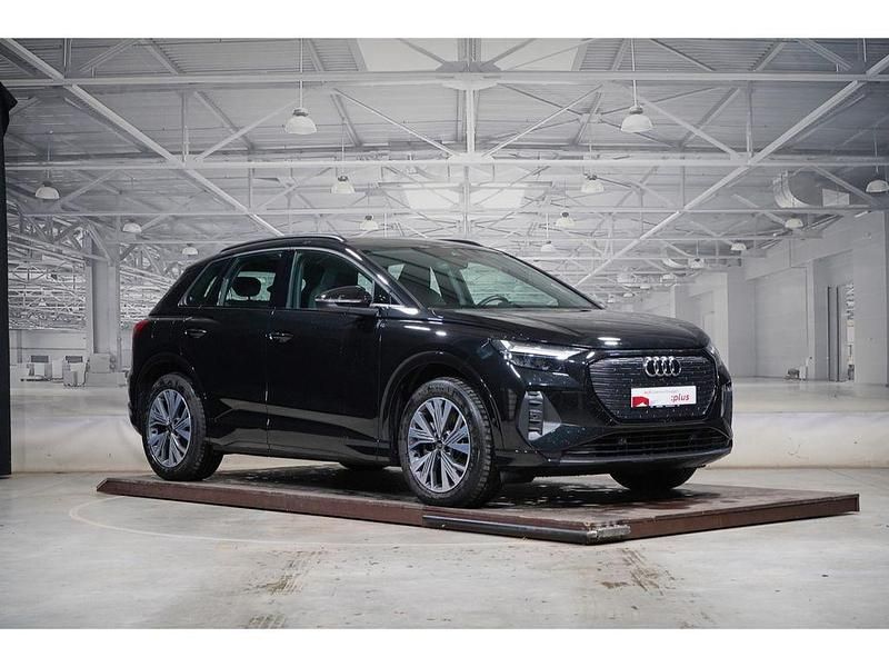 Gebraucht Audi Q4 e-tron Ambiente 150 kW (204 PS) 2022 Mythosschwarz metallic SUV