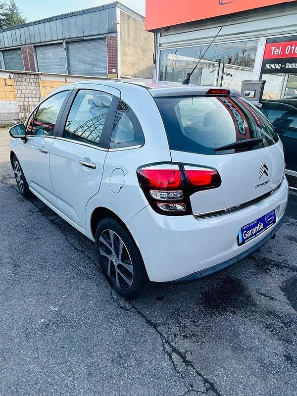 Gebraucht Citroën C3 SELECTION 82 PS (60 kW) 2016 Weiß Kleinwagen