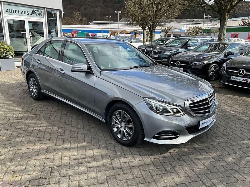 Gebraucht Mercedes E250 211 PS (155 kW) 2014 Silber Limousine