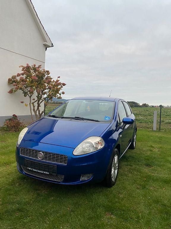 Blau Gebraucht 2009 Fiat Grande Punto Dynamic Kleinwagen | 1.880 € (Guter Preis) - Bild 1/4
