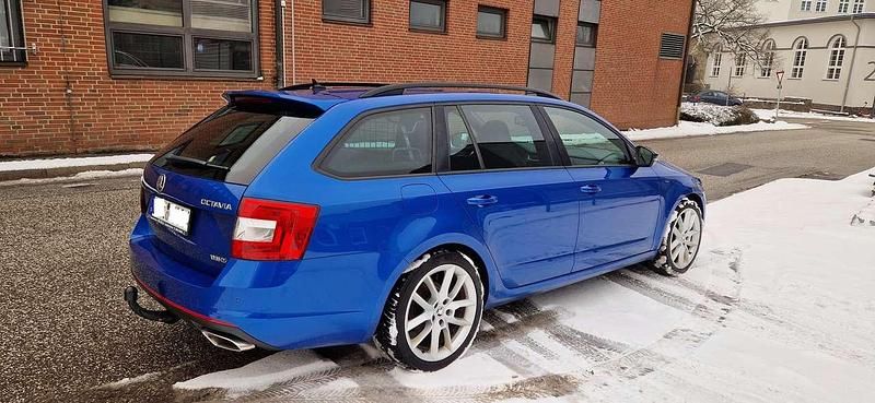 Gebraucht Skoda Octavia RS 184 PS (135 kW) 2017 Blau Kombi