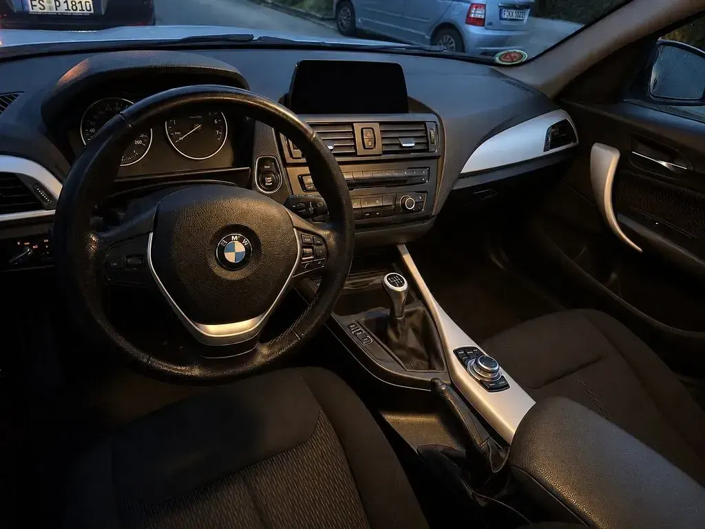 Gebraucht BMW 114 102 PS (75 kW) 2015 Weiß Kleinwagen