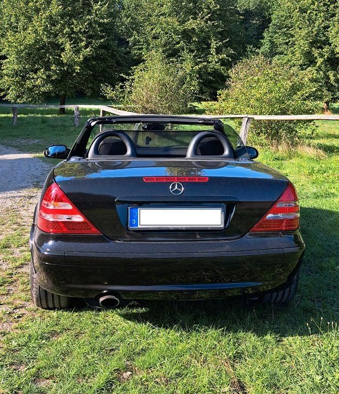 Gebraucht Mercedes SLK230 197 PS (144 kW) 2001 Schwarz Cabrio